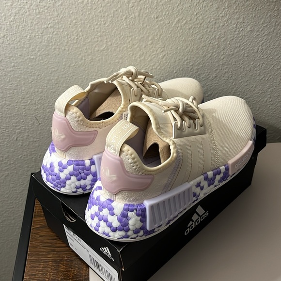 NWT Adidas Originals Women's NMD_R1 Shoes - Wonder White/Purple/Lilac - GW5694 - Picture 5 of 16
